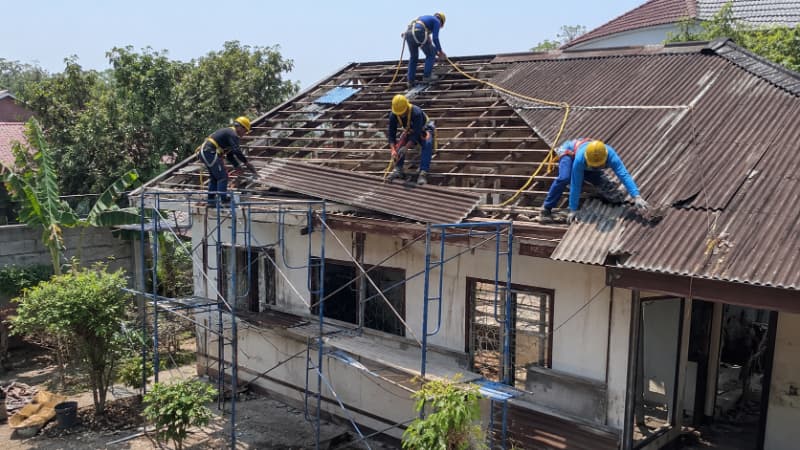 Biện pháp thi công tháo dỡ mái tôn khi cải tạo công trình