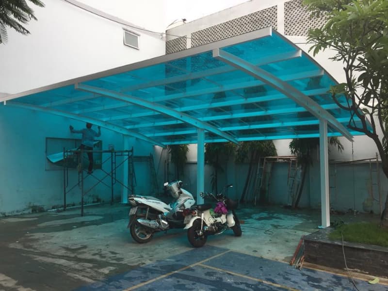 Mái poly có bền không? Giải đáp chi tiết độ bền và tuổi thọ thực tế 
